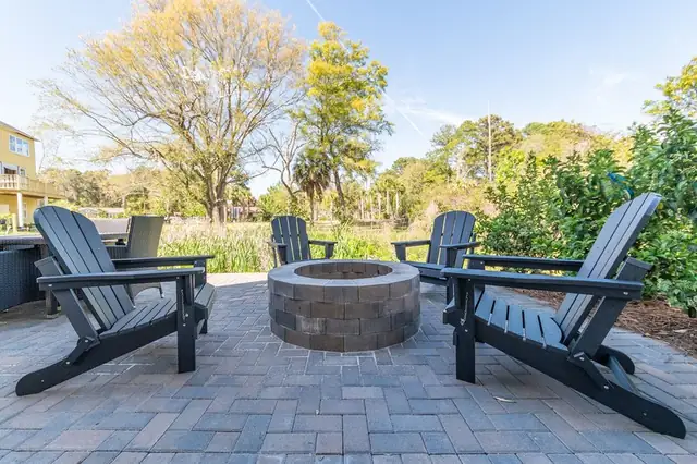 Patio at 17 Broad View Ln
